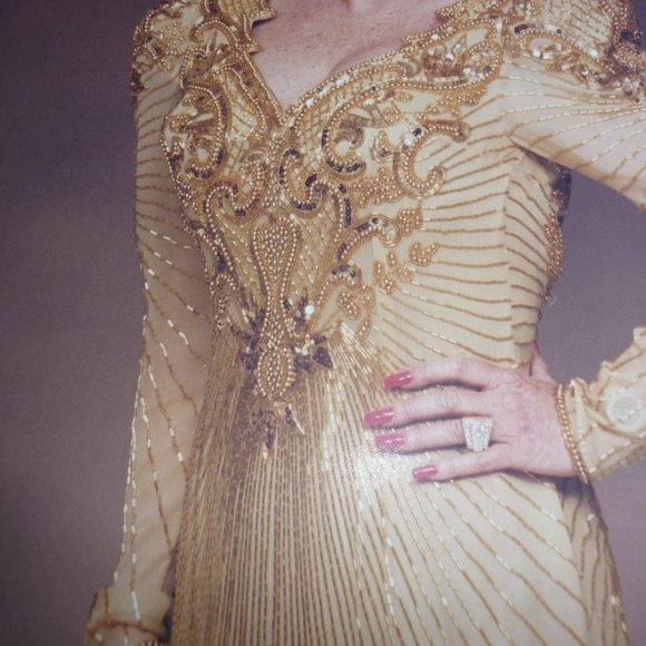 Gown - Picture 1 of 1